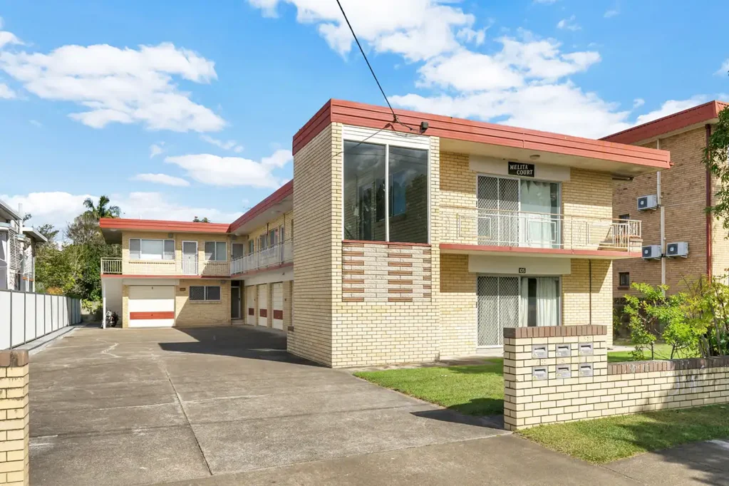 Ascot 11 Bedroom Whole Unit Complex I Prime Investment Opportunity in Prestigious Ascot