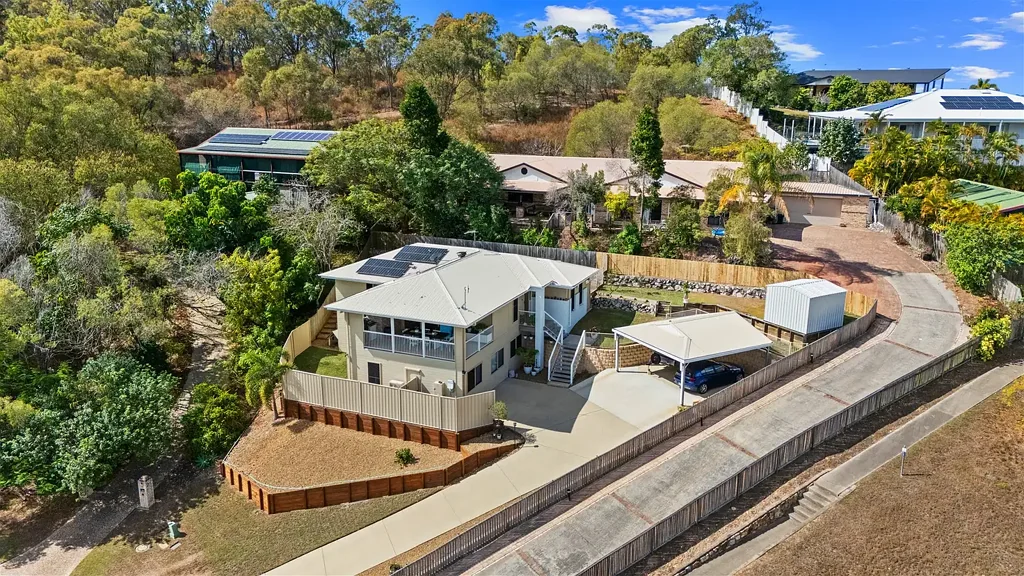 Clinton 5房  A Private Hillside Retreat with Panoramic Views & Family Appeal