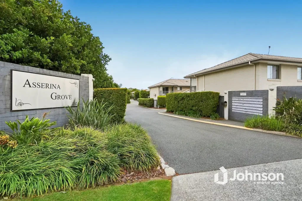Wynnum West 3બેડરૂમ PRIVATE 3 BEDROOM TOWNHOUSE WITH LUSH GREEN OUTLOOK