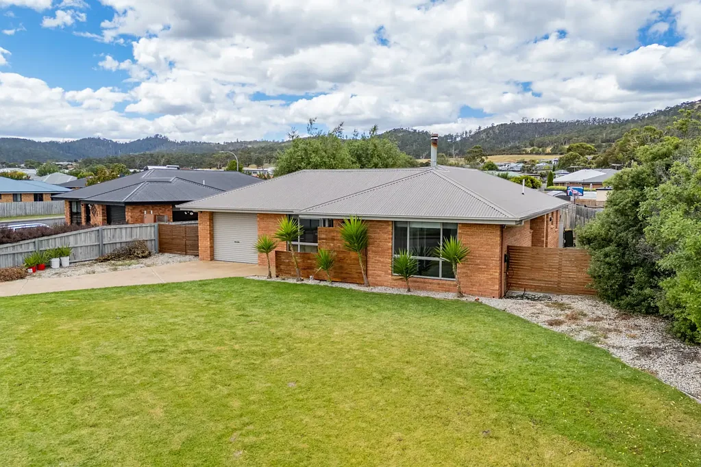 12 Clarence Crescent, Rokeby, TAS 7019