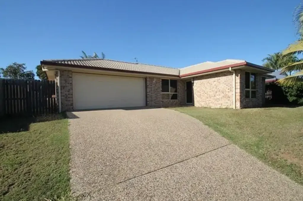 Clinton 4 Bedroom Low-set Brick home in a sort after location