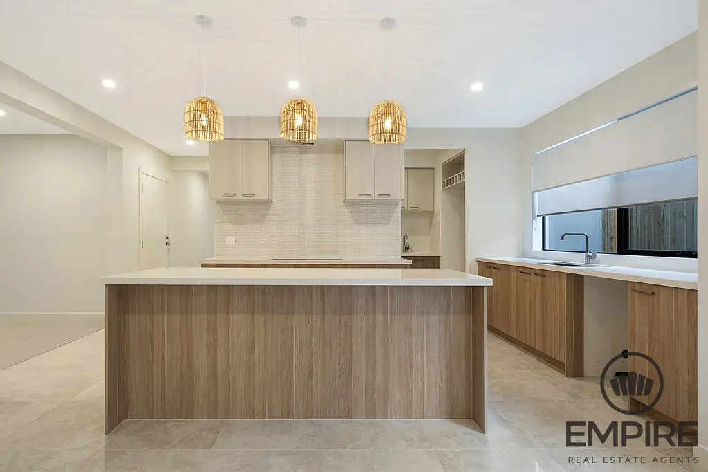 Clyde North 4 Slaapkamer Carlisle Homes! Modern Family Entertainer!