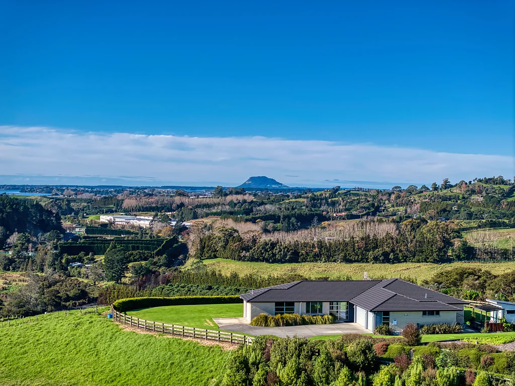 Whakamarama Space, views, and family flexibility