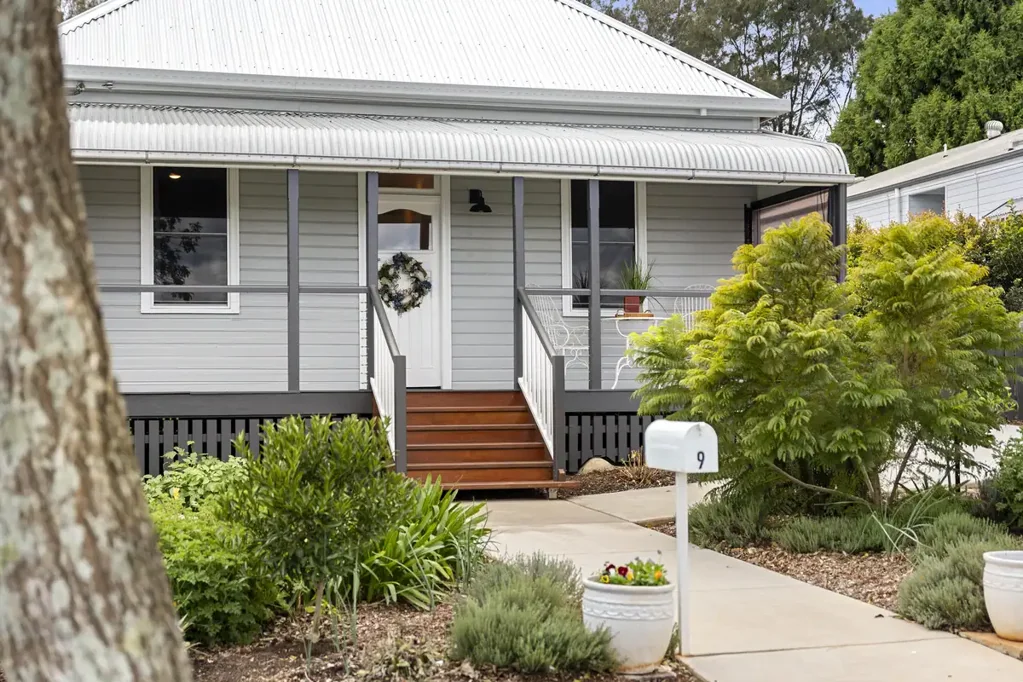 9 Lemnos Street, Harlaxton, QLD 4350