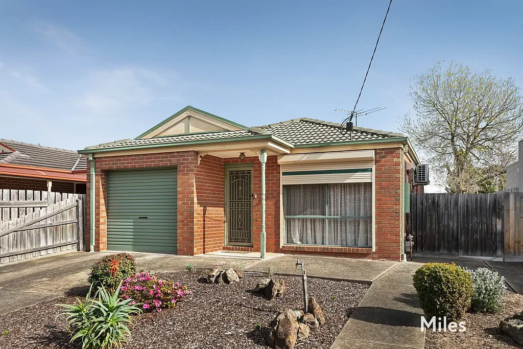 Heidelberg West 2 Bedroom Freestanding Single-Level Oasis Near Parkland
