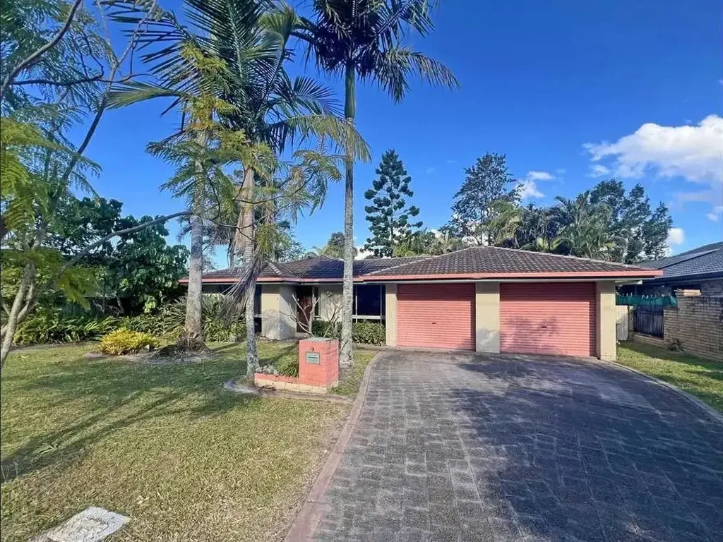 Everything Your Family Needs – Pool, Space & Location