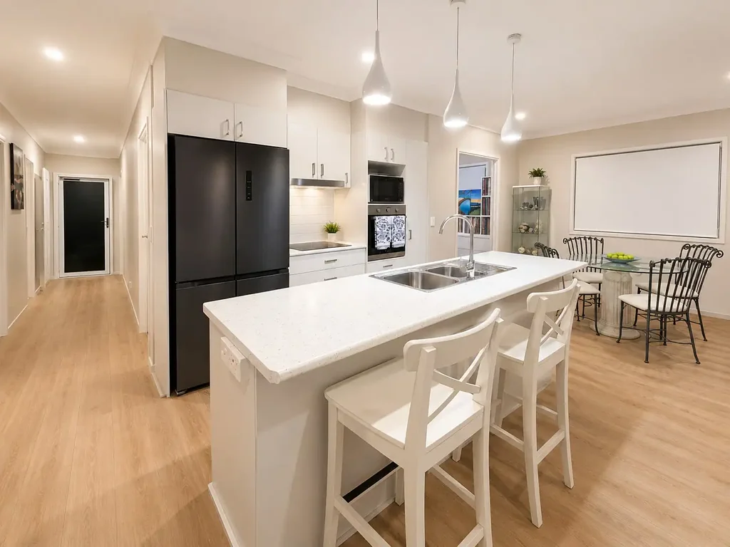 Chambers Flat 3 Bedroom Low Maintenance Living, High Lifestyle Appeal