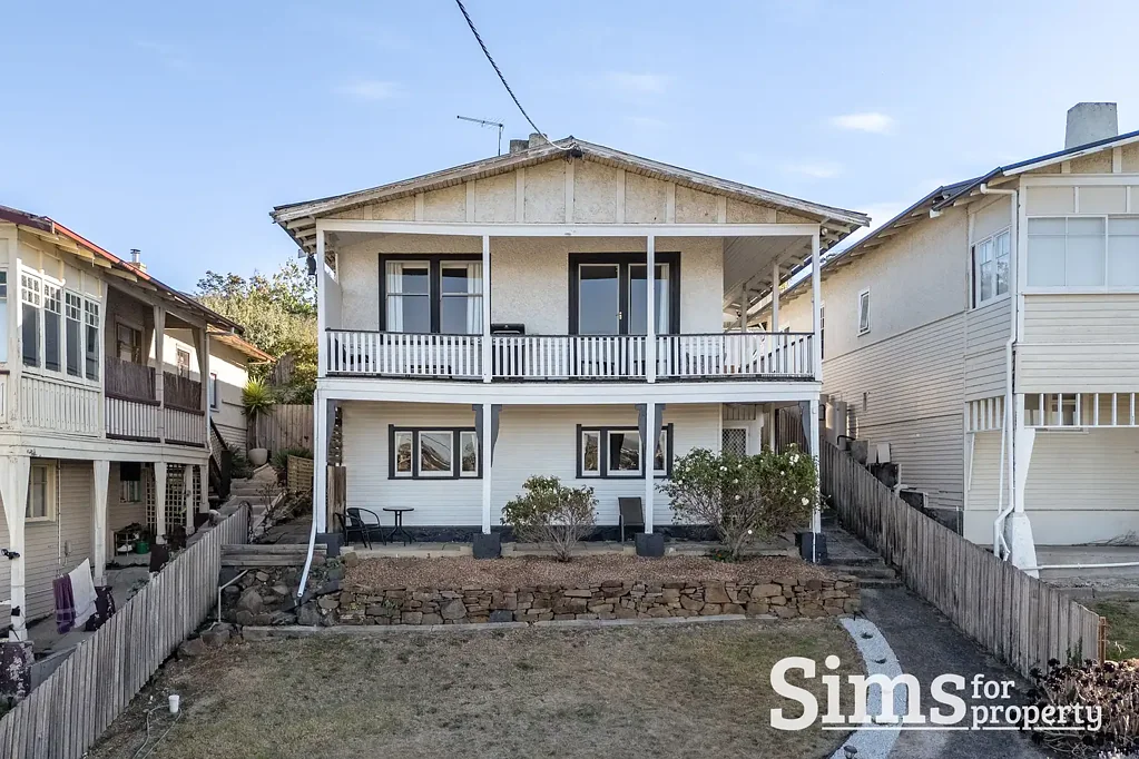 Launceston 4ਬੈੱਡਰੂਮ Charming 1920s Home with Self-Contained Flat!