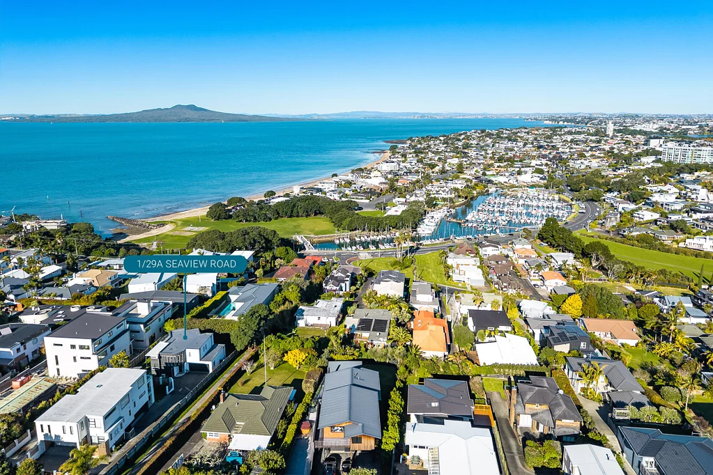 Castor Bay 4 Bedroom Coastal Location | Panoramic Views