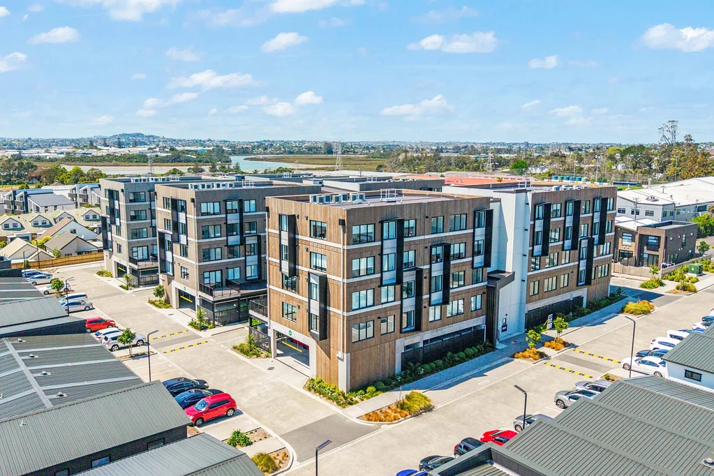 Te Atatu South 2房  Smarter Spaces - Suburban Soul - Connected Living