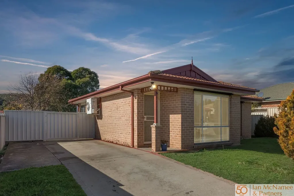Queanbeyan 3房  Family Comfort Backing Reserve in Graceland Estate