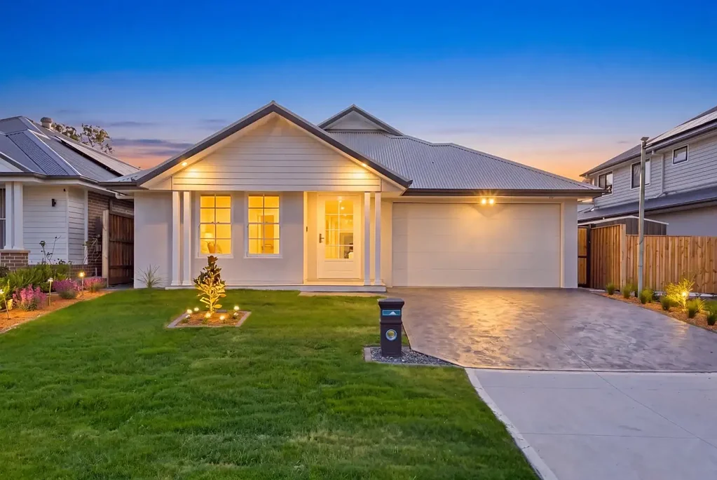 Menangle 6બેડરૂમ BRAND NEW !! Dream Dual Living in Menangle Village