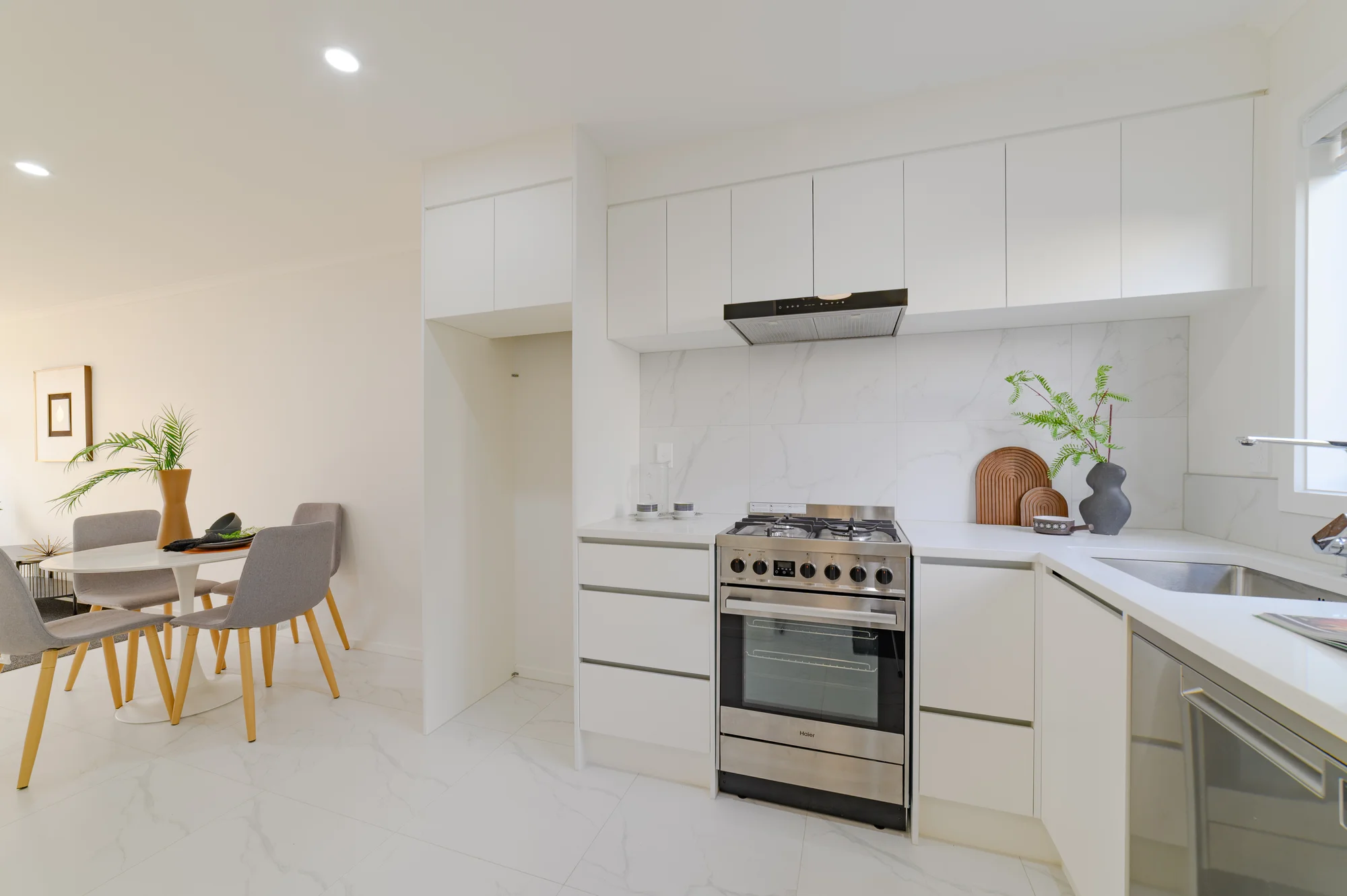 Chedworth 3غرفة نوم Brand new, Freehold, Exceptional Value