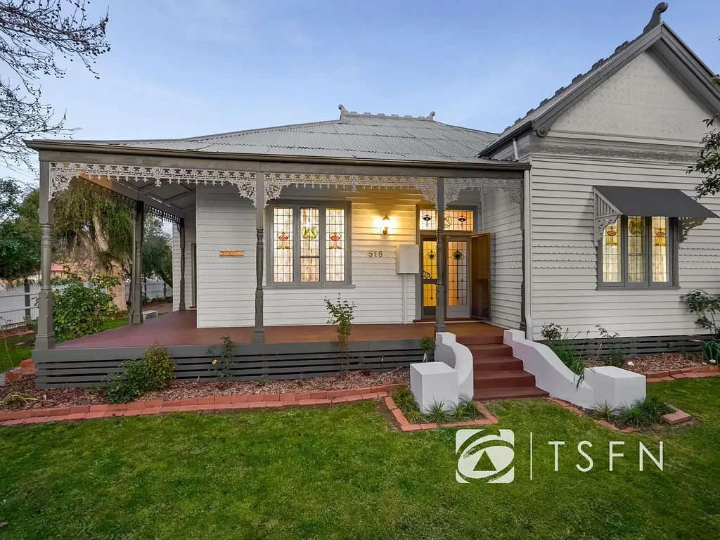 White Hills 4房  COTSWOLD - A Grand Bendigo Residence with Exceptional Versatility
