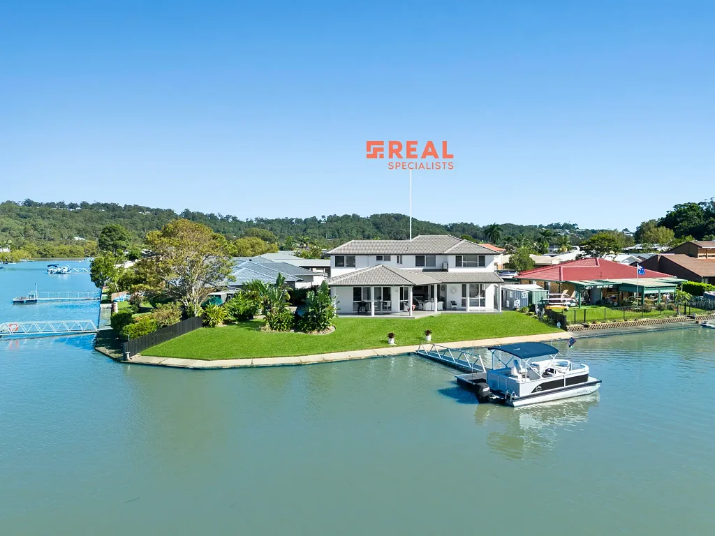 Currumbin Waters 4Kwarto Boater’s Paradise – Prime Waterfront
