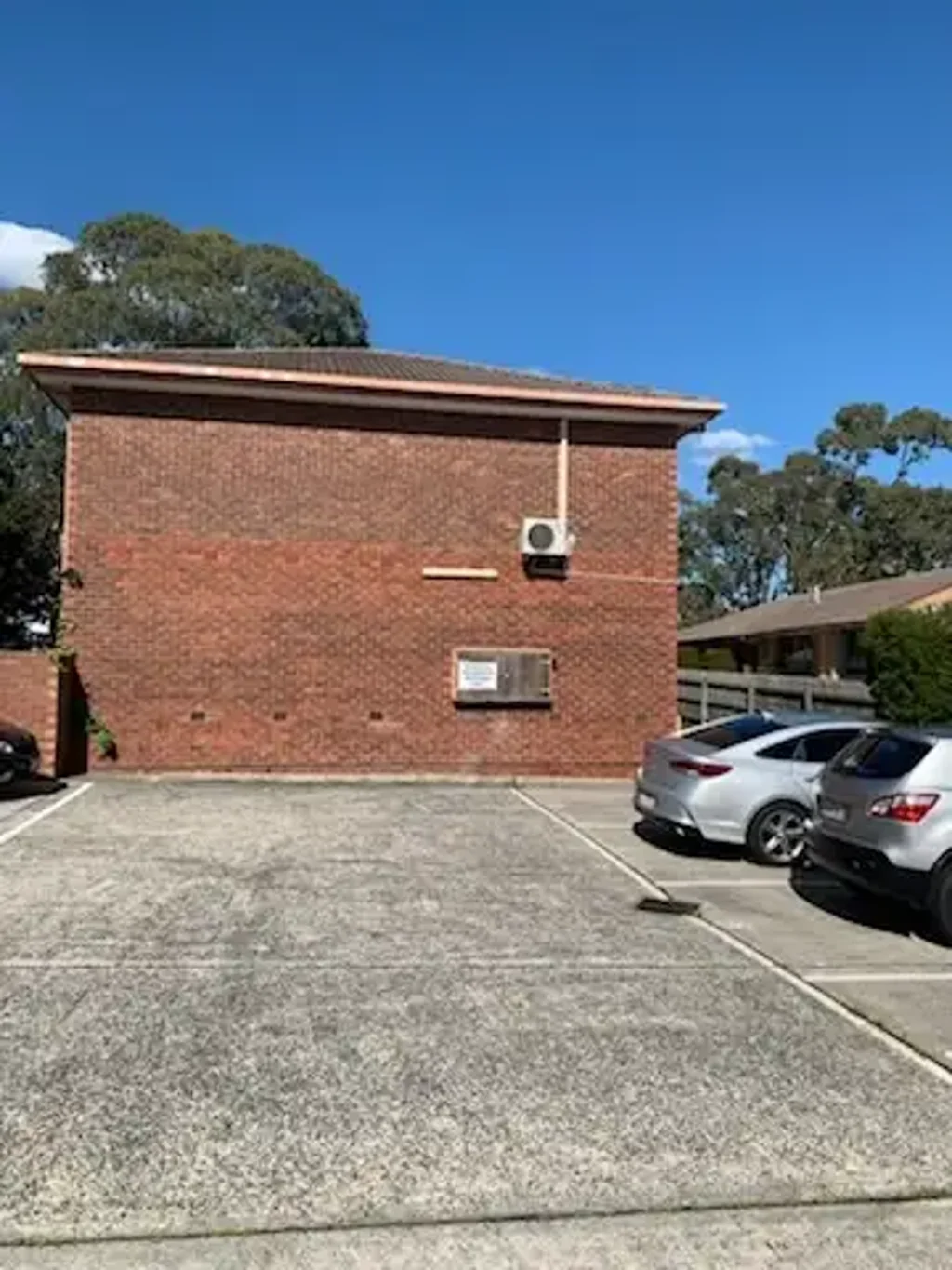 Dandenong 2房 宽敞客厅空调 厨房燃气灶 主卧次卧B.I.R. 停车位 公园旁 A SPACIOUS PRIVATE UNIT
