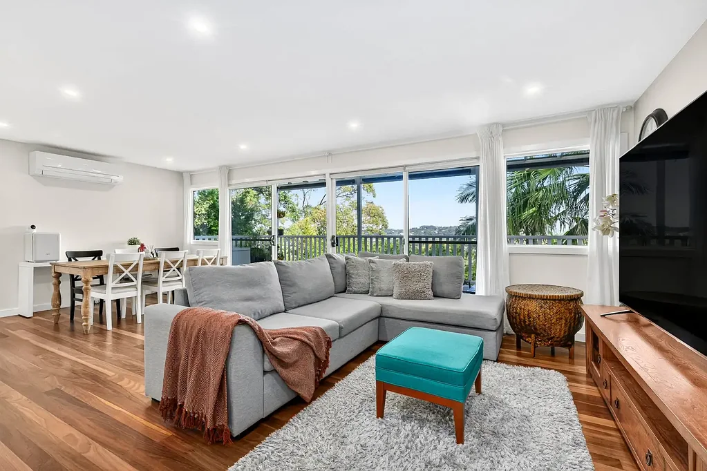 Warriewood 4غرفة نوم Elevated Family Living With Valley Views, Poolside Entertaining