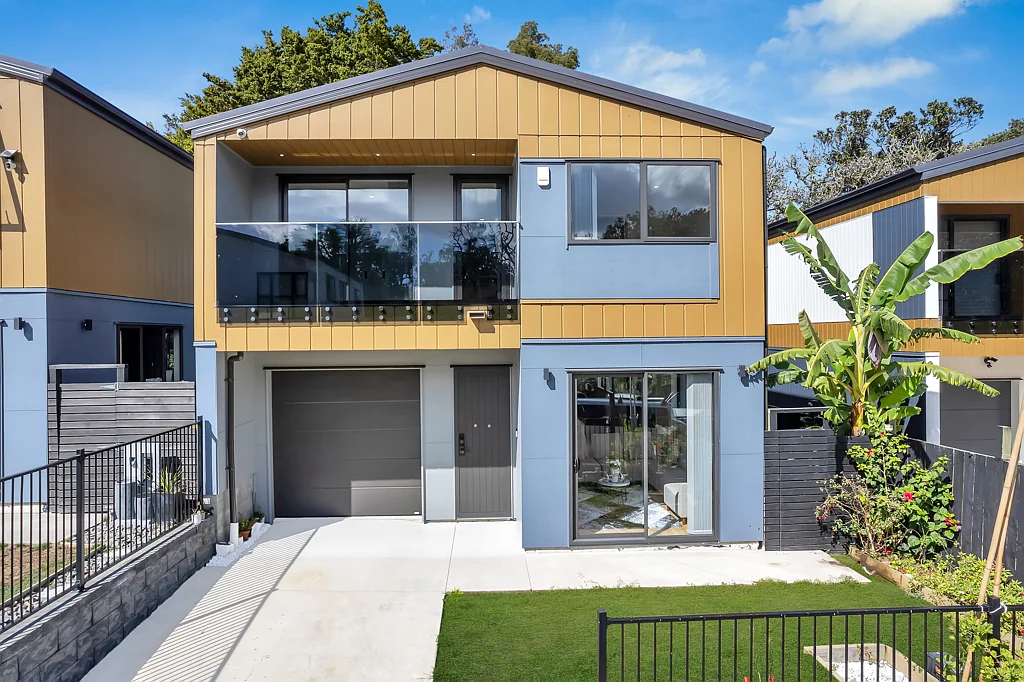 Flat Bush 4Moenga Nearly New, Next to the Reserve-Mission Heights!