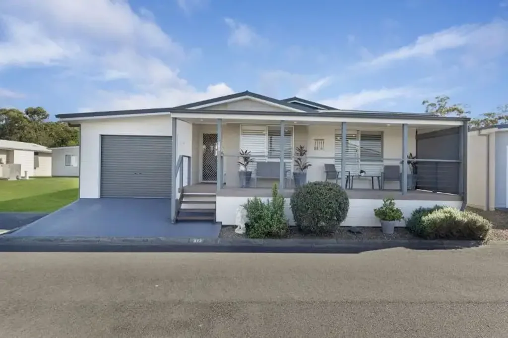 312/25 Mulloway Road, Chain Valley Bay, NSW 2259