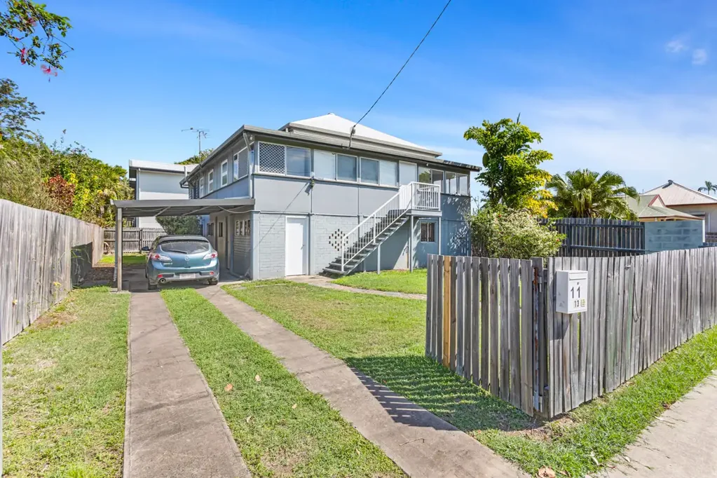 Allenstown 2房  Charming Highset Home with Modern Upgrades in Prime Location
