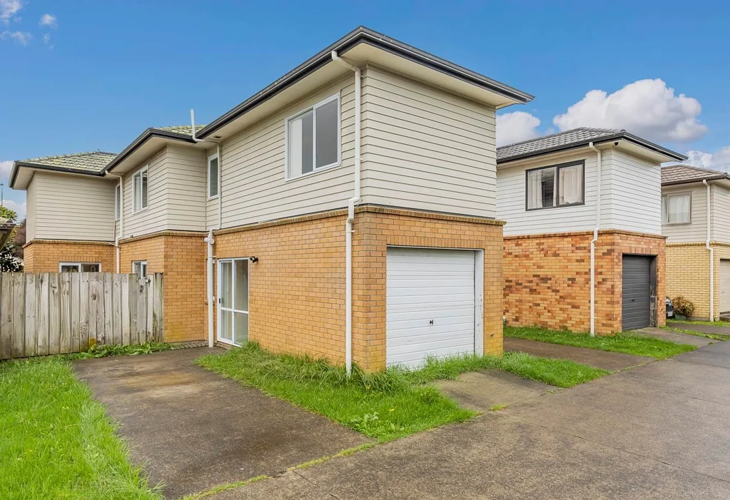 Spacious 5-Bedroom Family Home for Rent