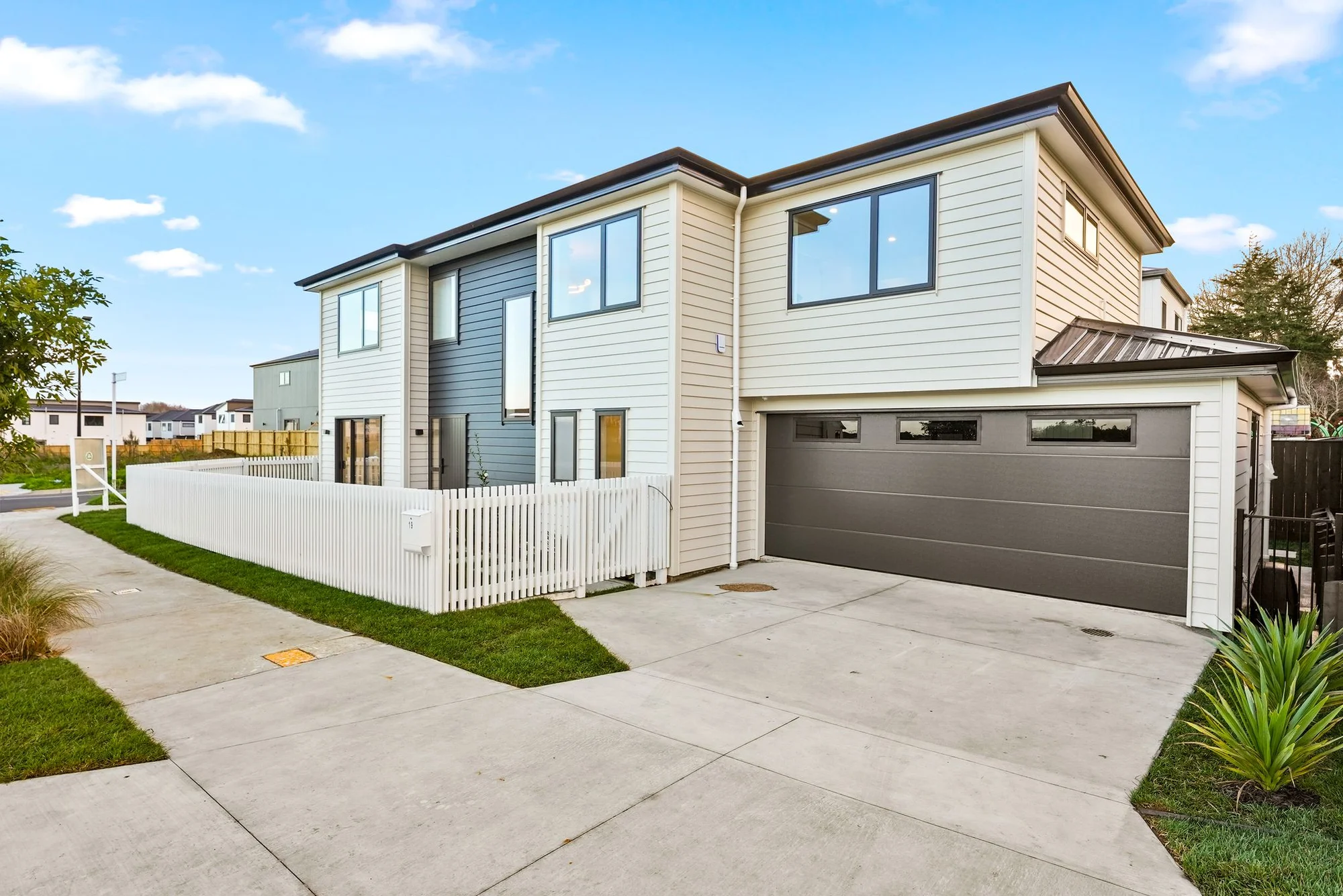 Karaka 5chambre Corner-Site Family Home with Flexibility