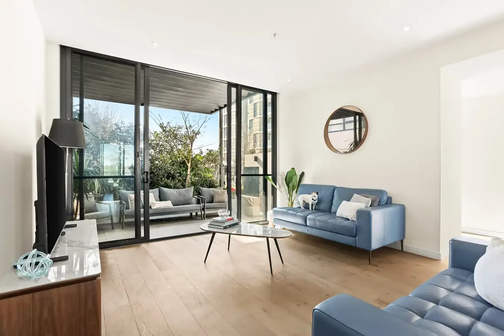 Macquarie Park 4 Bedroom Contemporary Tri-Level Townhouse, Sweeping District Views, Sought-After Complex