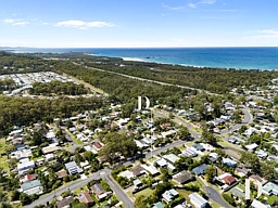 12 Diamond Head Drive, Sandy Beach