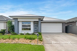 16 Arena Street, Spring Farm