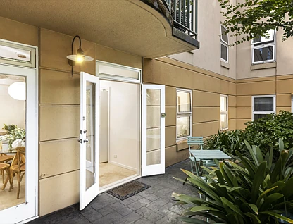 45/121 Rathdowne Street, Carlton, Melbourne CBD, 2房, 1浴, Apartment