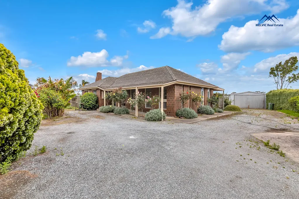 Charming 3-Bedroom house for Rent – Peaceful Country Living Awaits!”