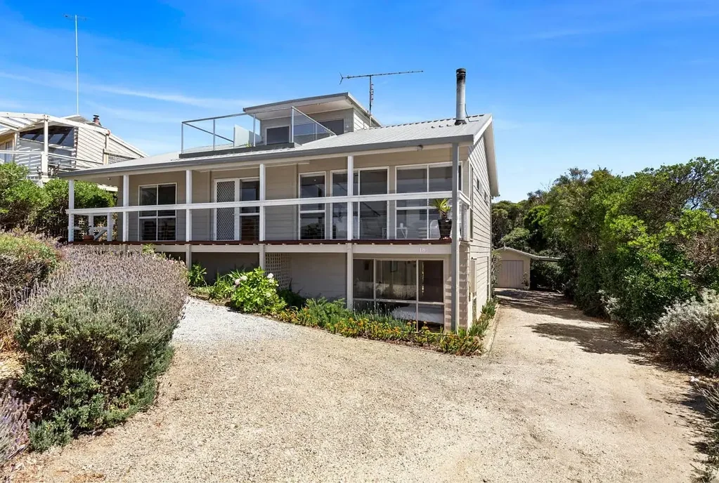 Ocean Views & Direct Beach Access – Ultimate Coastal Living