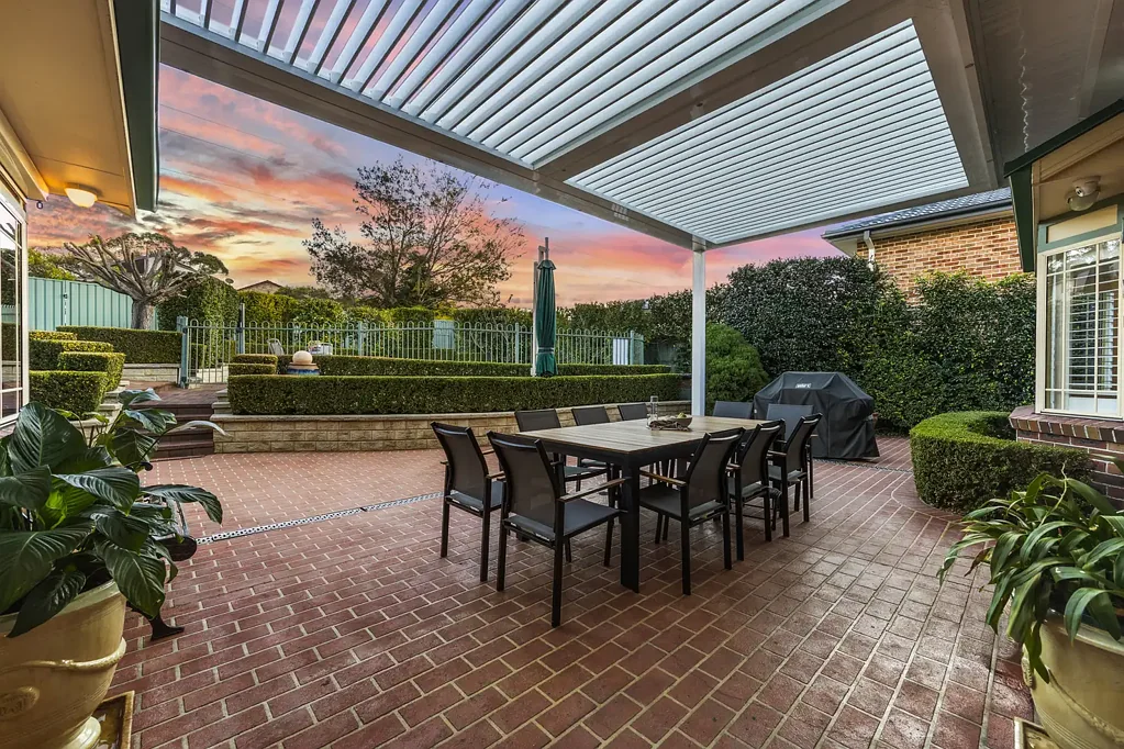 Bangor 5 Slaapkamer A Grand Family Sanctuary with Poolside Appeal