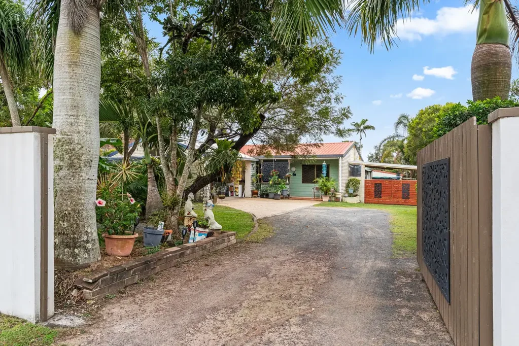 Urangan 3 Bedroom RARE 1,026M² BLOCK – TROPICAL OASIS WITH ENDLESS POTENTIAL