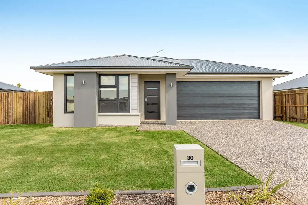 Executive Style Family Home in sought after Meringandan West