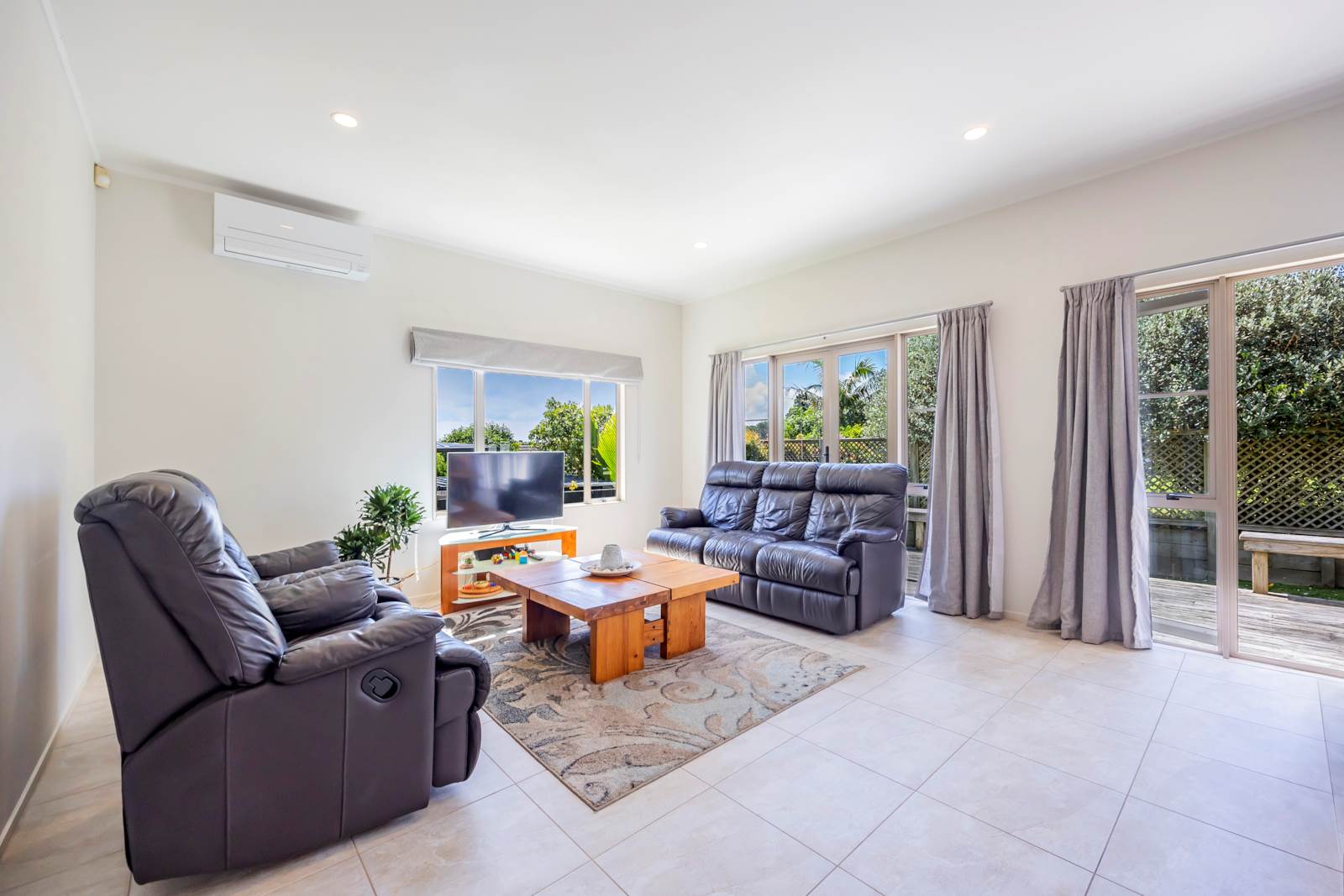 2/270 Forrest Hill Road, Forrest Hill, Auckland - North Shore, 3 غرف, 0 حمامات, House