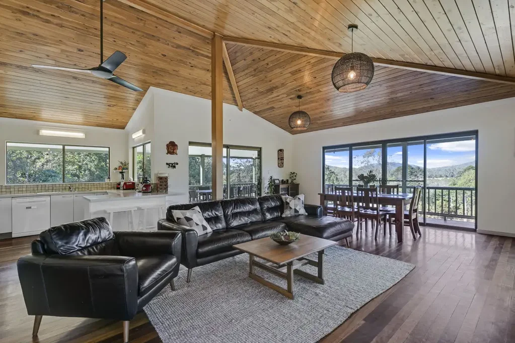 Eerwah Vale 4房  PEACEFUL FAMILY HOME WITH GLORIOUS VIEWS OF MT EERWAH
