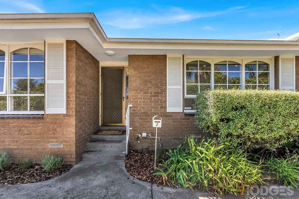 Bayside living in a well-maintained block for anyone seeking a relaxed coastal lifestyle.