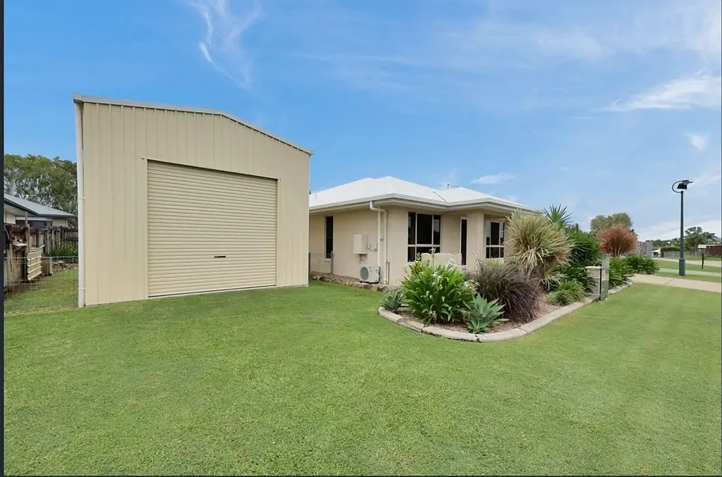 PLEASE DRIVE PAST, APPLY ONLINE ON REALESTATE.COM.AU-no inspections without an application.