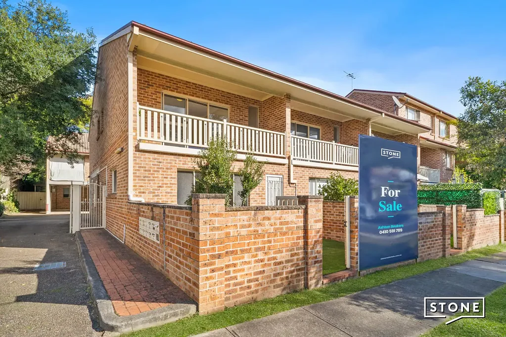 North Parramatta 3कमरा Street-Front Townhouse with House-Like Appeal