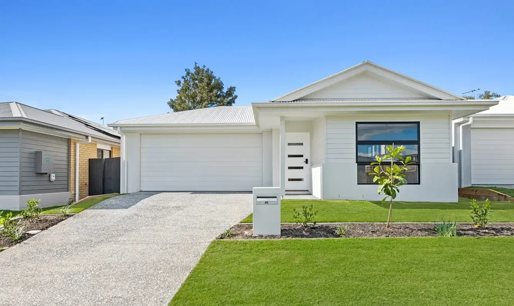 Redbank Plains 3房 近新家庭住宅 - 拎包入住！ Near New Family Home - Move In Ready!