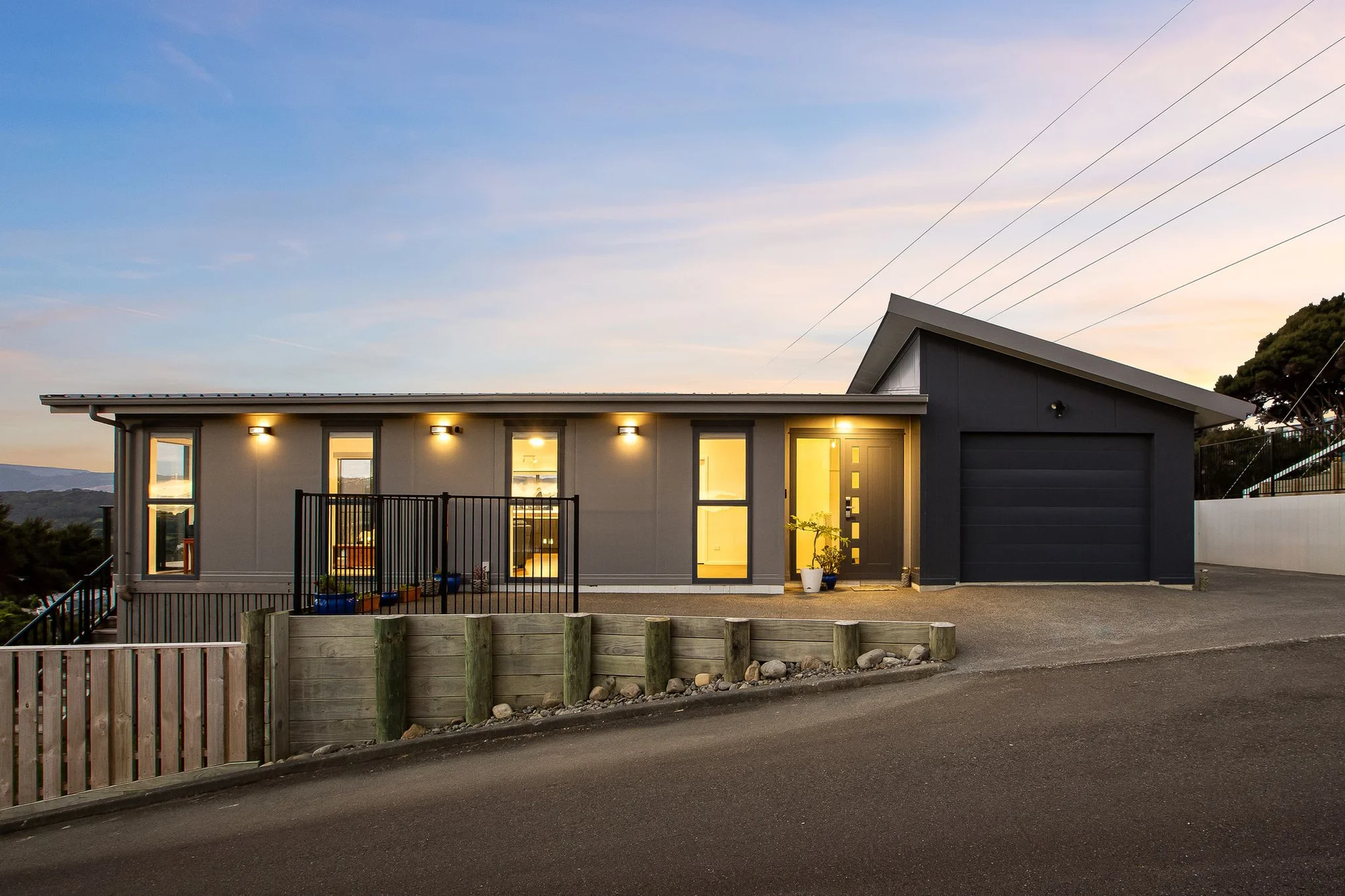 Whitby 4ห้องนอน Elevated Family Living