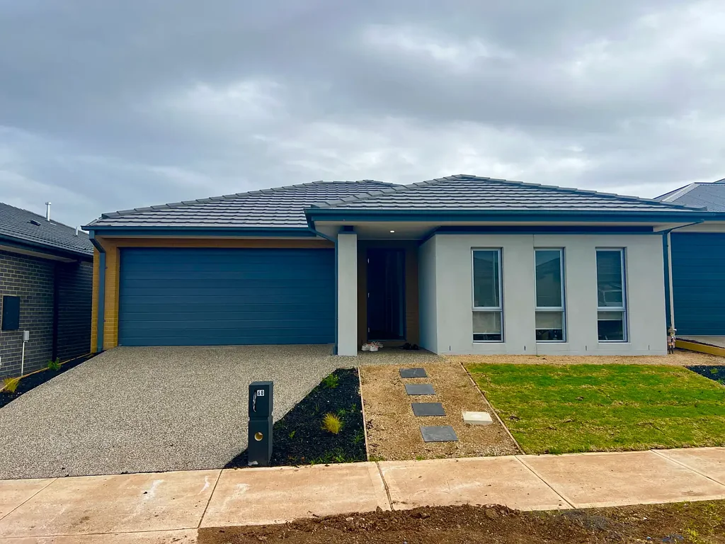 Brand new 4-bedroom Family Home for lease in Tarneit!