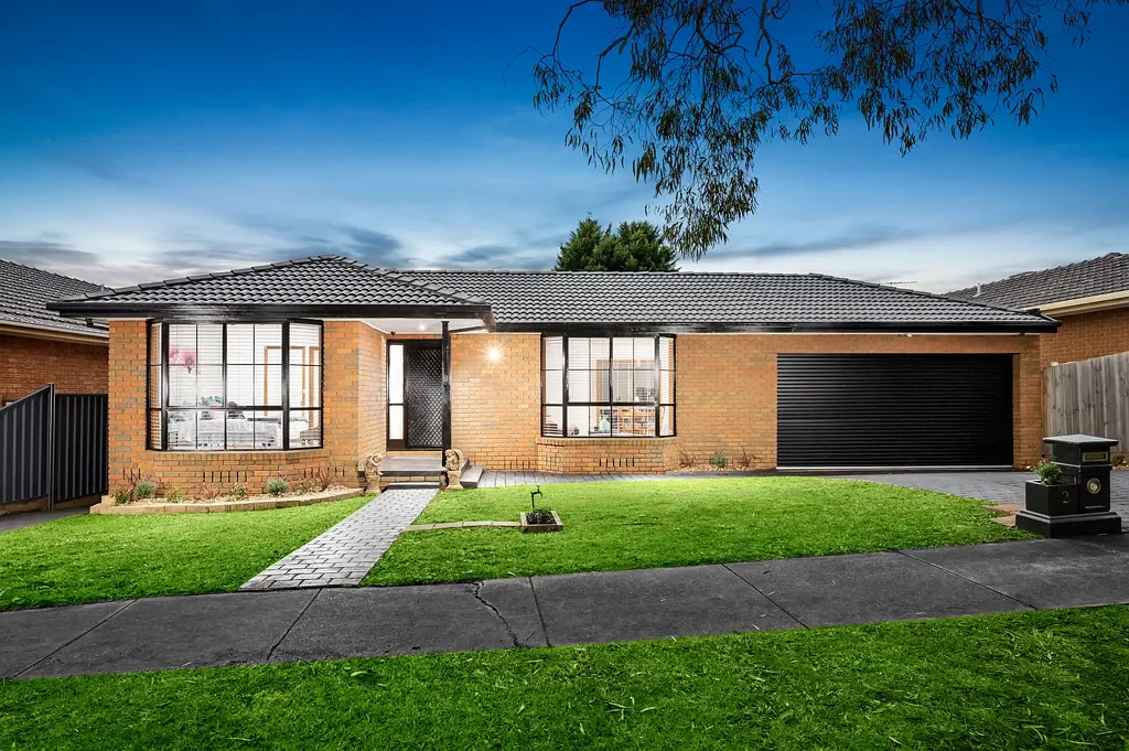 2 Sinclair Court, Mill Park, VIC 3082