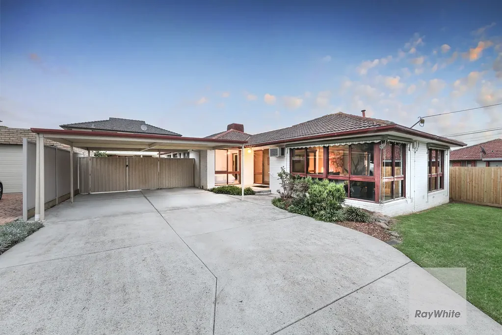 4 Bay Court, Gladstone Park, VIC 3043
