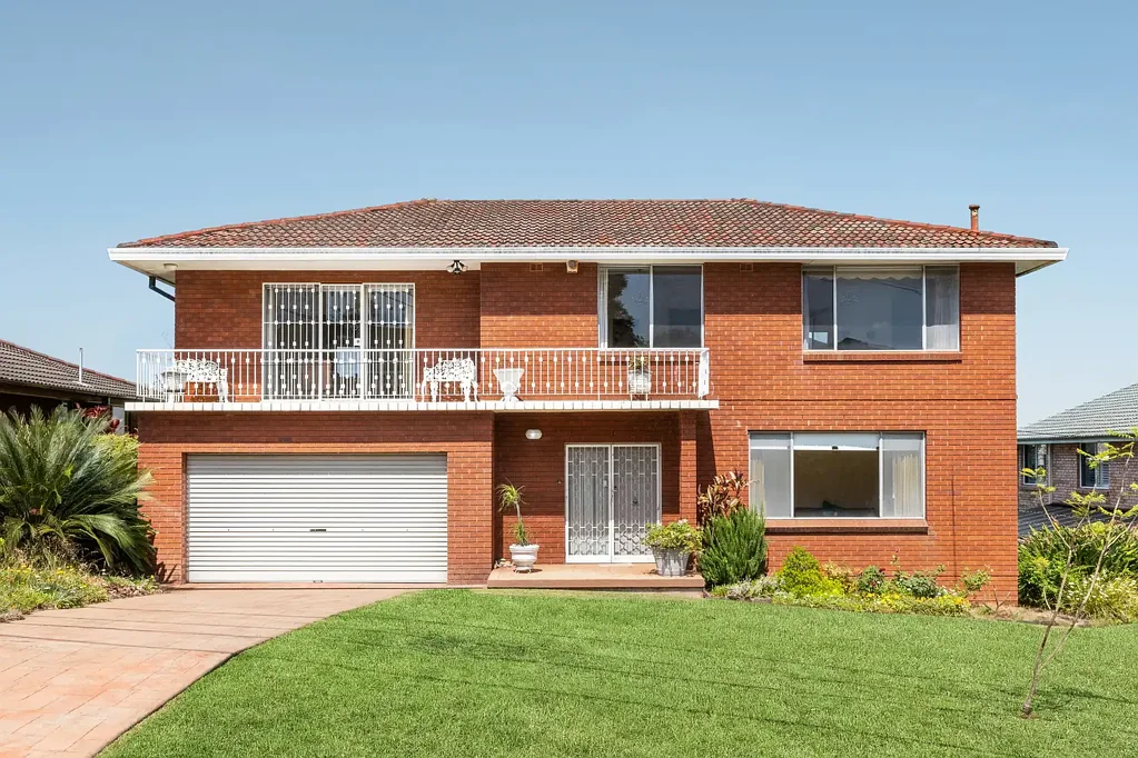 3 Leon Avenue, Georges Hall, NSW 2198