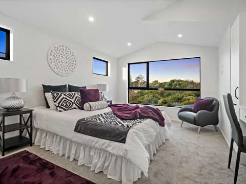 Mount Roskill 5房 三套全新住宅，Mount Roskill壮丽美景，低维护设计，家庭投资首选！ Fresh & New - Space for everyone!