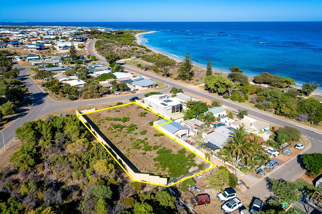 Drummond Cove Unique Beachside block