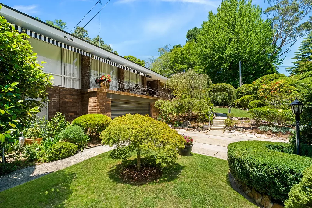 Leura 6Kwarto Grand-Scale Living in an Enviable Location