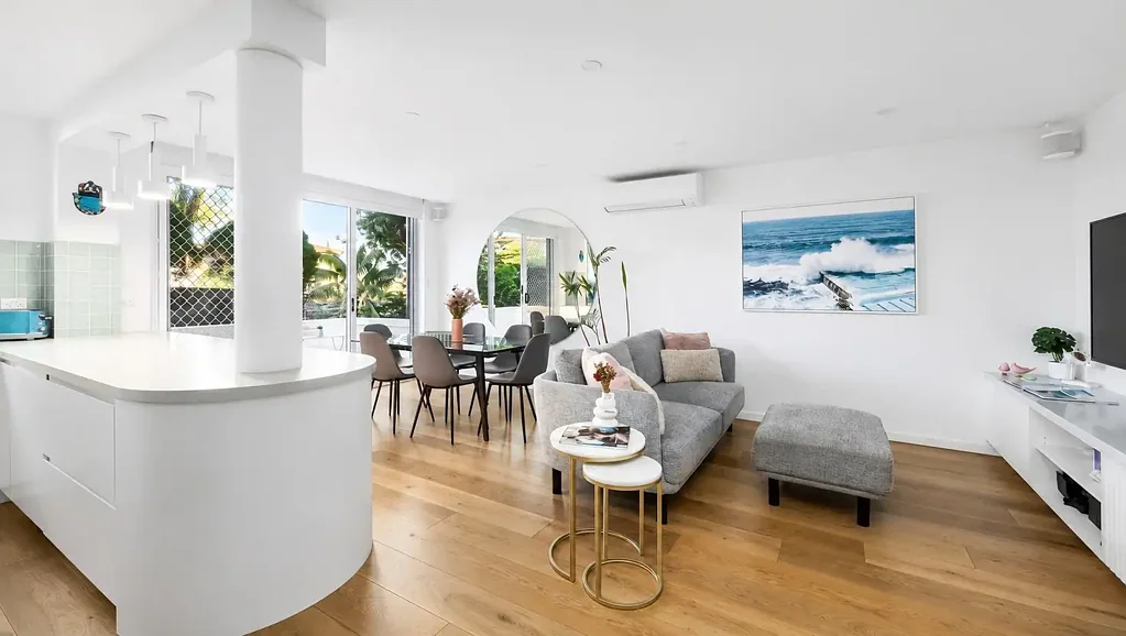 Modern & Stylish Semi-Like Garden Apartment in a Tranquil North Bondi Setting